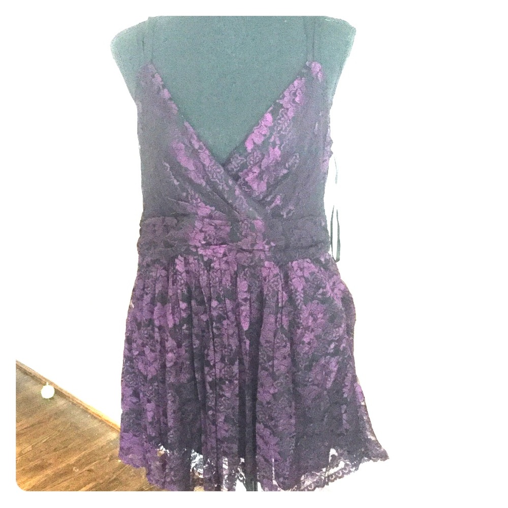 Sexy purple lace babydoll top by DKNYC 12 vneck